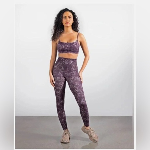 Stori Pants - Stori - Floral Sports Bra and Leggings Set in Purple and White Size 12